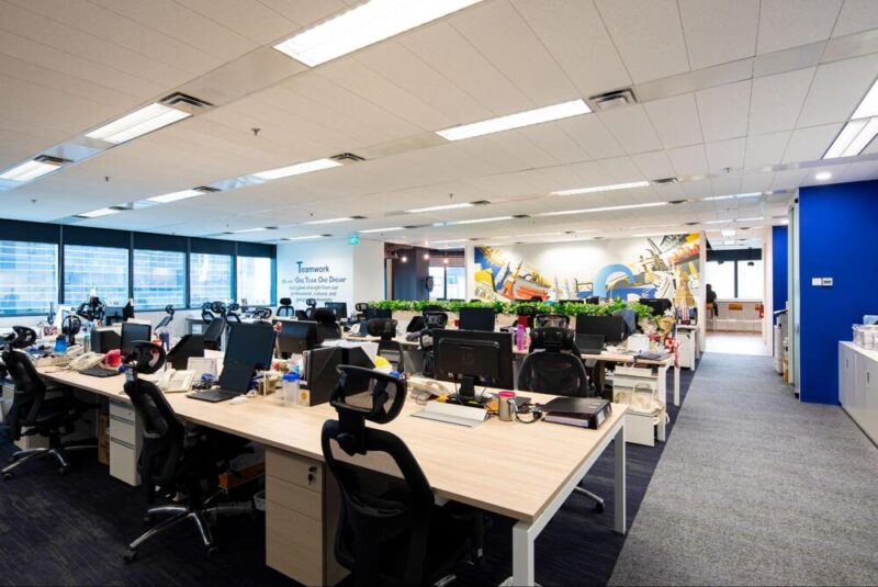 Open office concepts: Benefits, layout ideas & modern workspace design